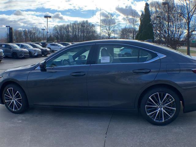 Certified 2025 Lexus ES 300h w/ Premium Package image 5