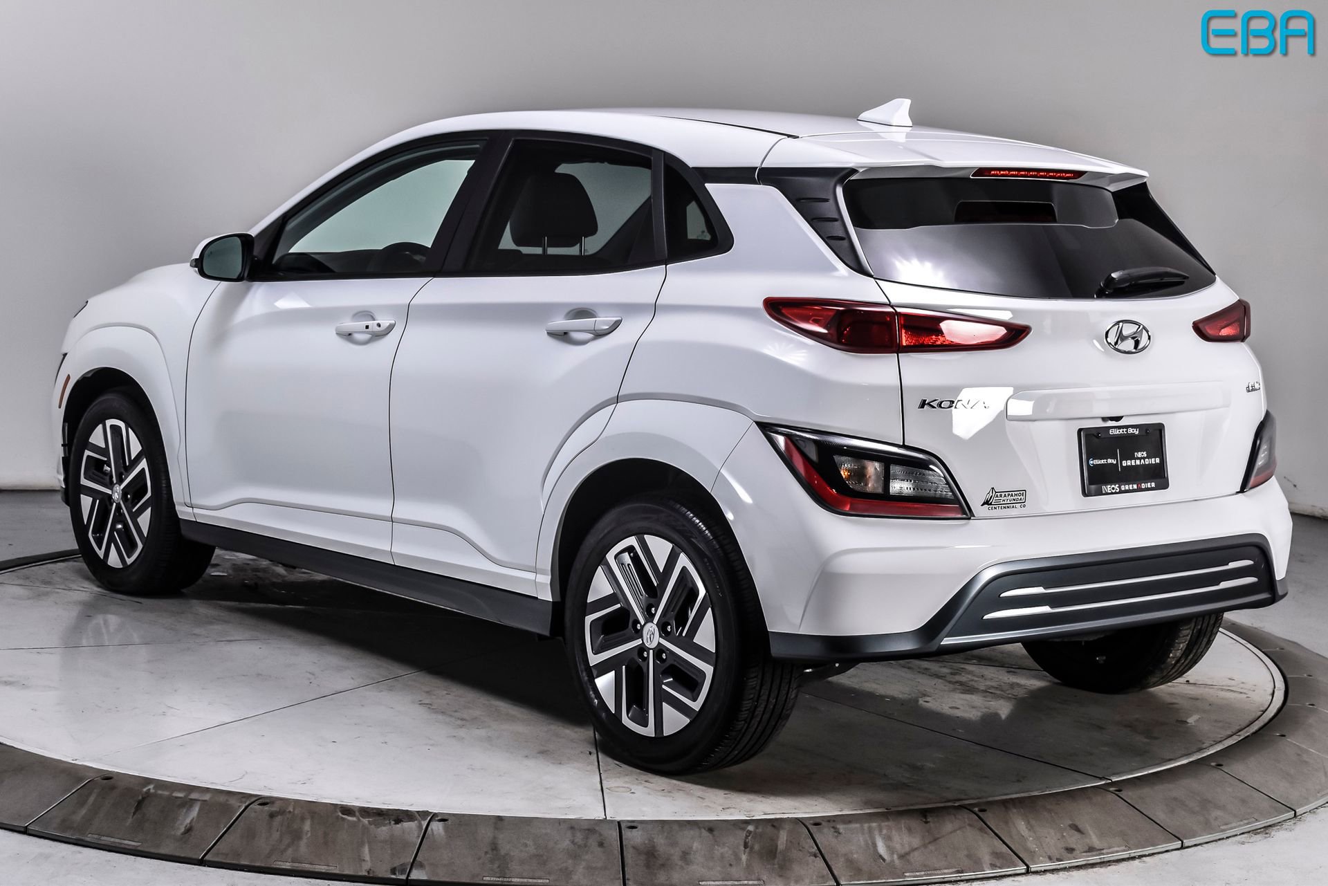 Used 2023 Hyundai Kona SE w/ Cargo Package FWD image 4