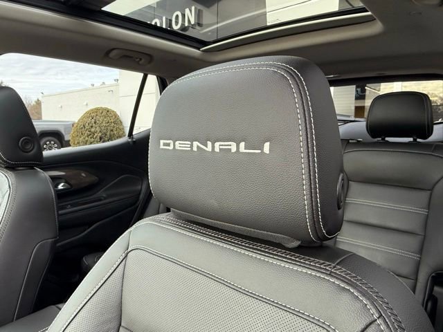 Used 2023 GMC Terrain Denali w/ Black Diamond Edition image 29