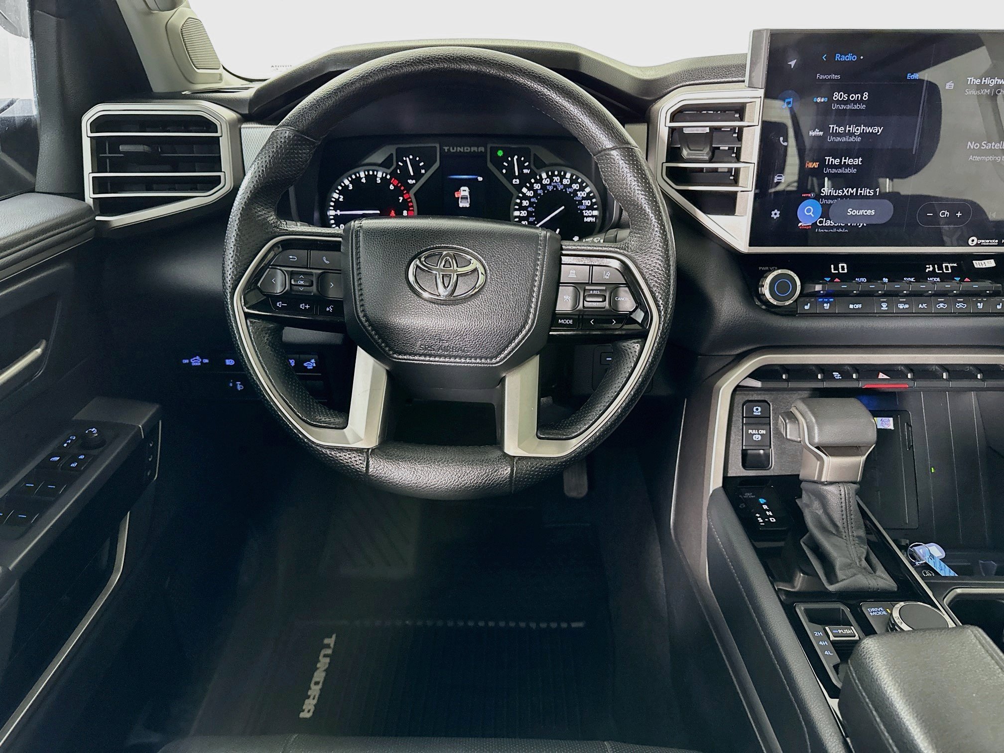 Used 2022 Toyota Tundra Limited w/ Power Package AWD/4WD image 15