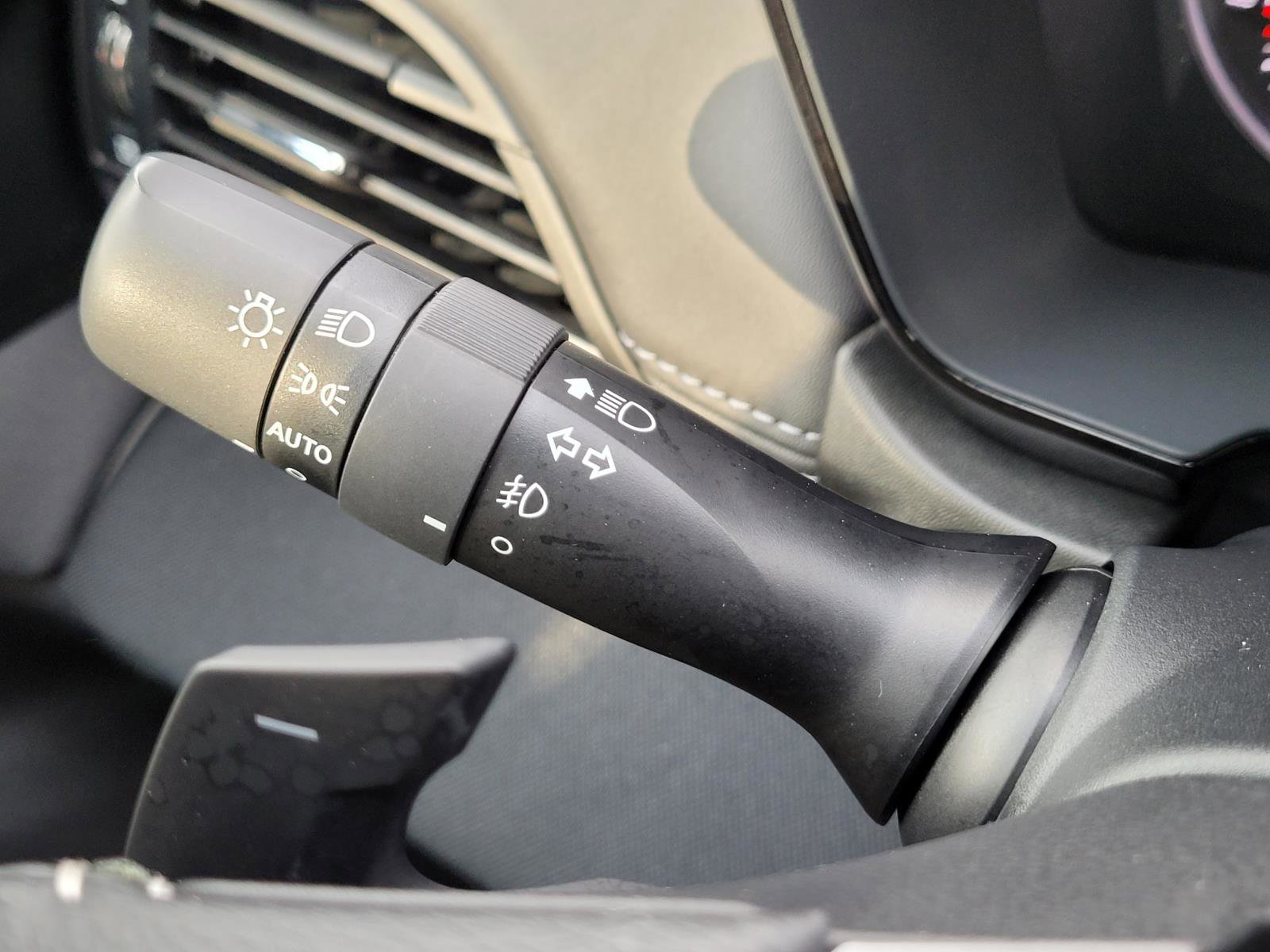 Certified 2025 Subaru Outback Premium image 31