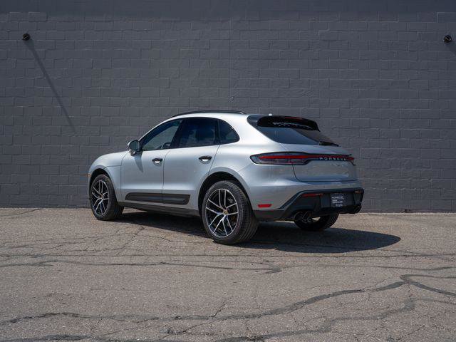 Certified 2026 Porsche Macan AWD/4WD image 3