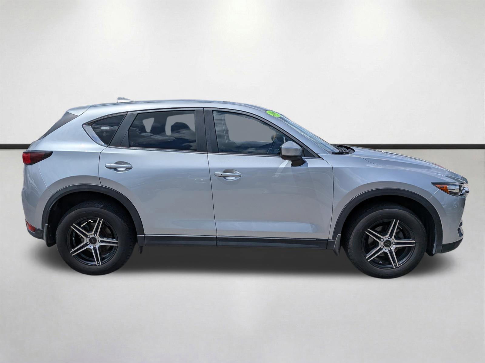 Used 2017 MAZDA CX-5 Touring w/ Preferred Equipment Package image 3