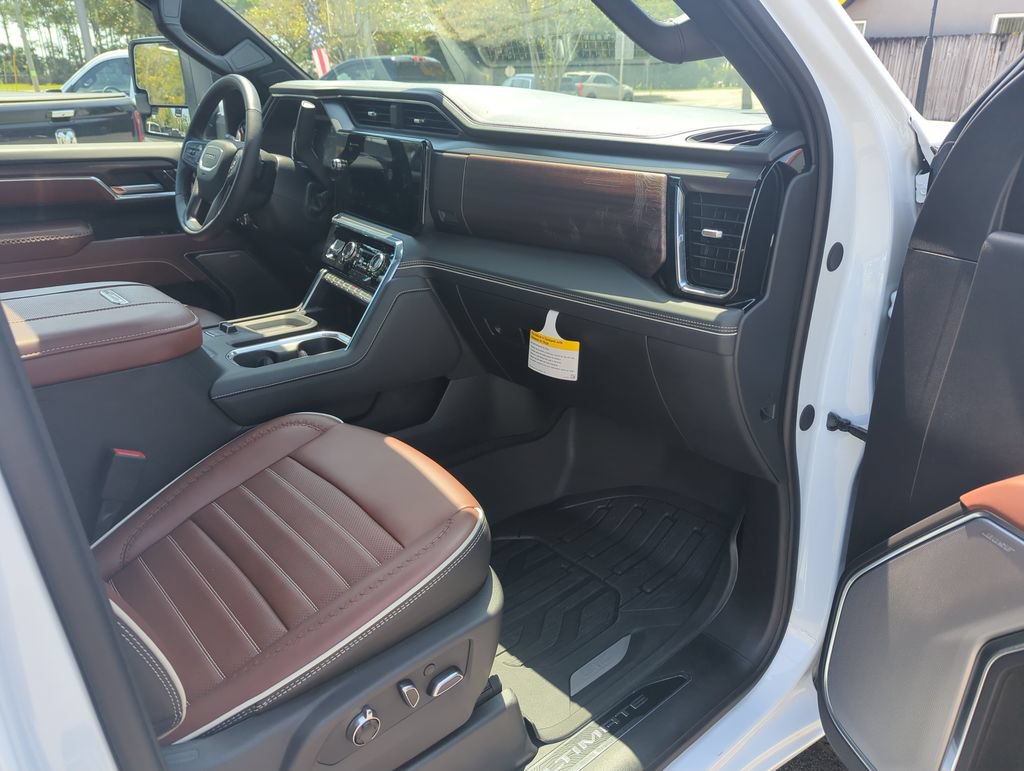 Used 2026 GMC Sierra 3500 Denali Ultimate AWD/4WD image 36