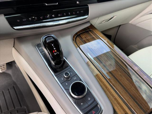 Used 2023 Cadillac Escalade Sport Platinum w/ LPO, ONYX Package image 20