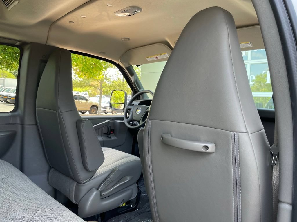 New 2026 Chevrolet Express 3500 LS RWD image 28