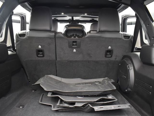 Used 2024 Jeep Wrangler Unlimited Sahara w/ Technology Group AWD/4WD image 7