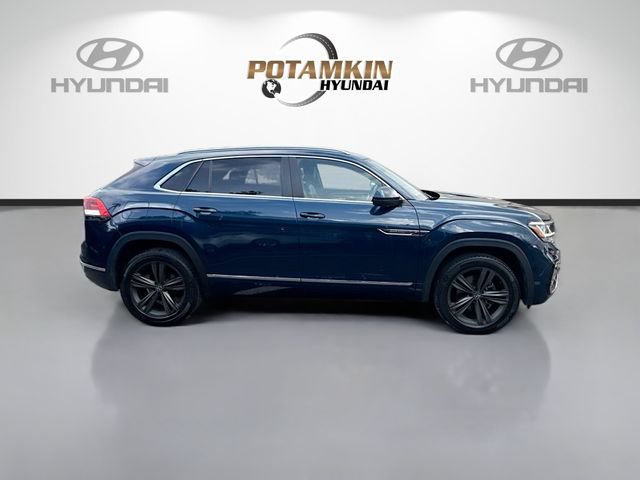 Used 2022 Volkswagen Atlas Cross Sport SEL R-Line AWD/4WD image 4