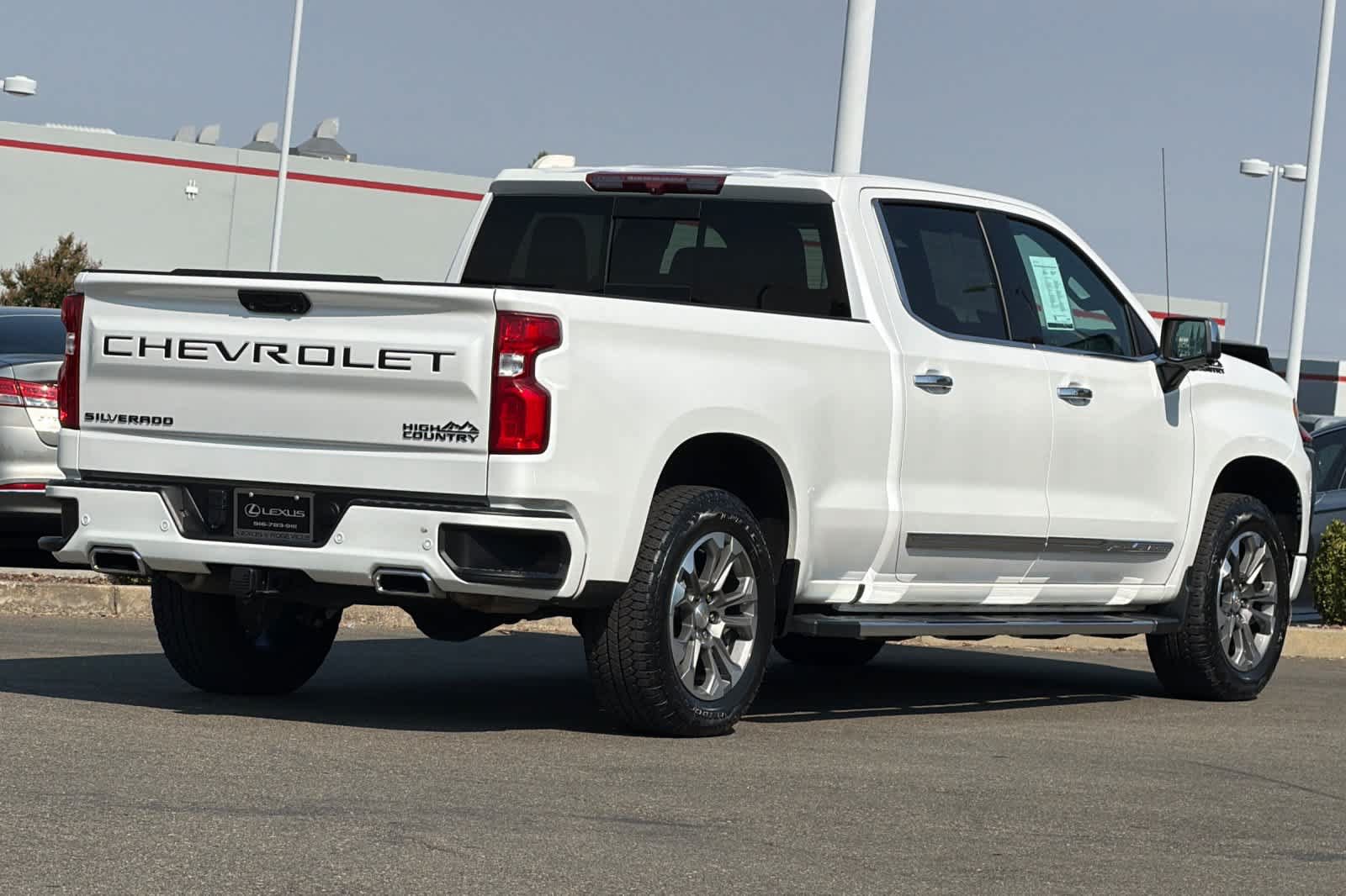 Used 2023 Chevrolet Silverado 1500 High Country w/ Max Trailering Package AWD/4WD image 2