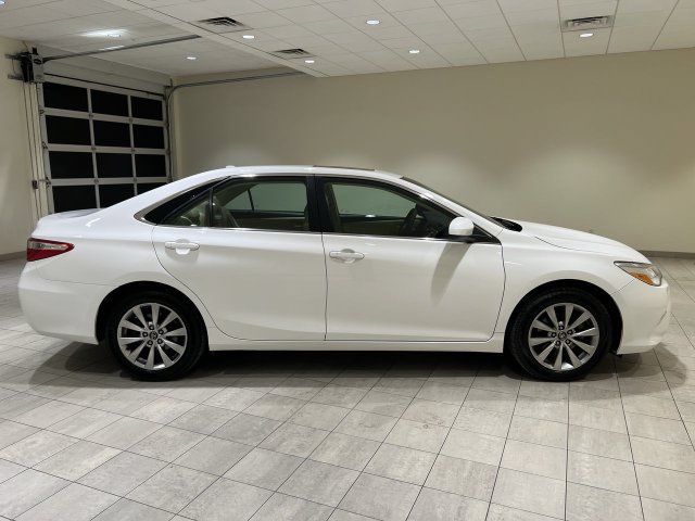 Used 2017 Toyota Camry XLE FWD image 6