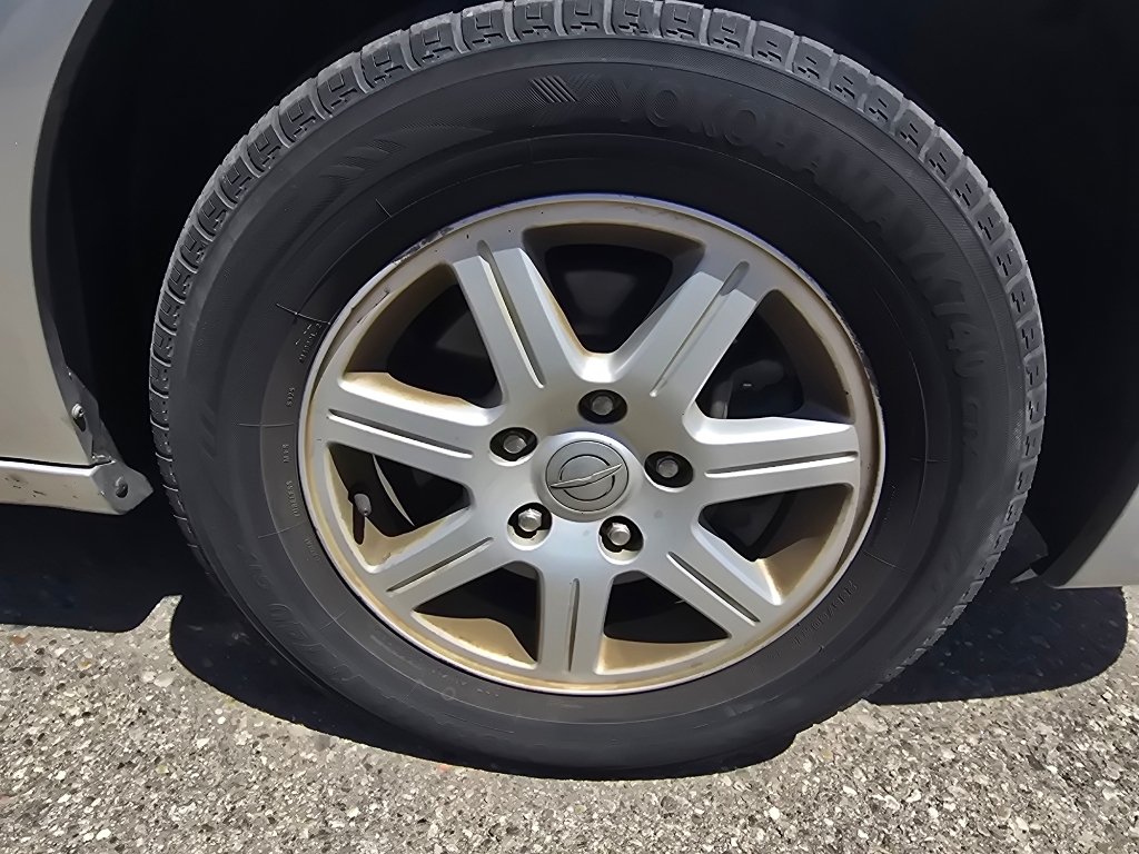 Used 2011 Chrysler Town & Country Touring FWD image 20