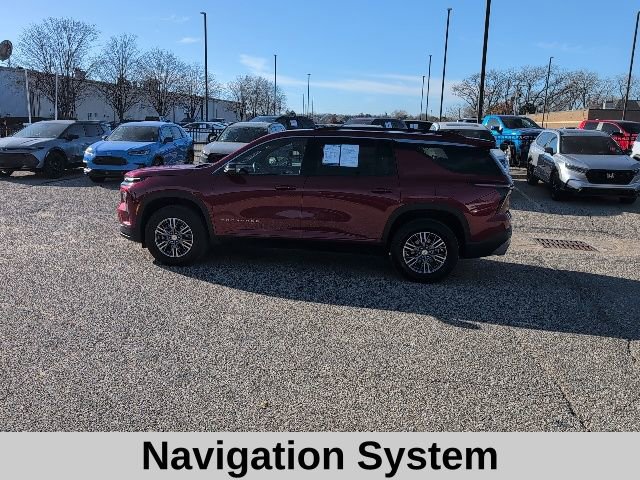 Used 2025 Chevrolet Traverse LT w/ Driver Confidence Package image 3