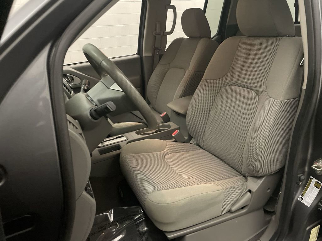 Used 2018 Nissan Frontier SV image 11