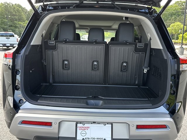New 2025 Nissan Pathfinder Platinum image 13