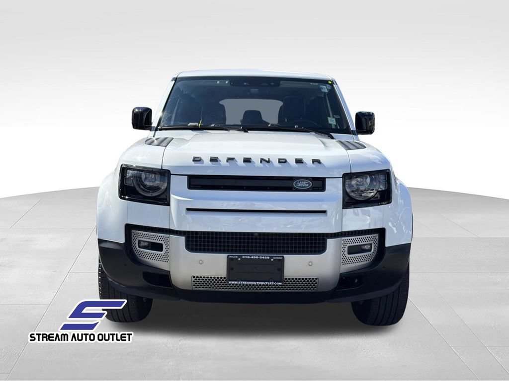 Used 2025 Land Rover Defender 110 S AWD/4WD image 2