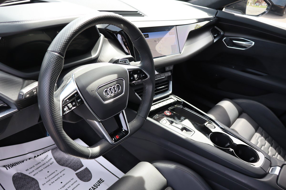 Used 2023 Audi RS e-tron GT w/ Carbon Performance Package AWD/4WD image 9