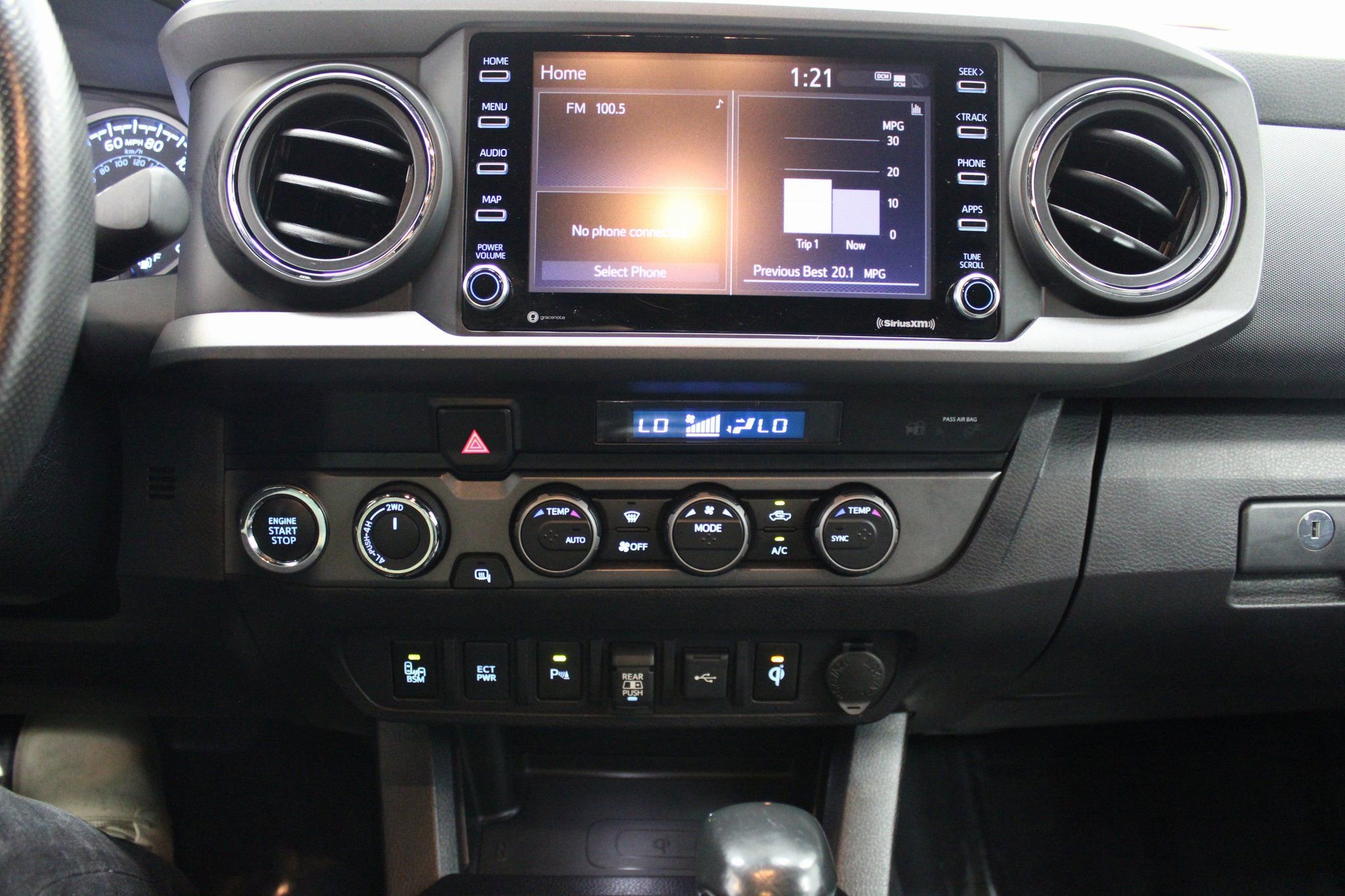 Used 2021 Toyota Tacoma TRD Off-Road w/ Technology Package AWD/4WD image 40
