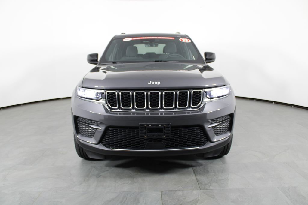 Used 2025 Jeep Grand Cherokee Laredo image 13