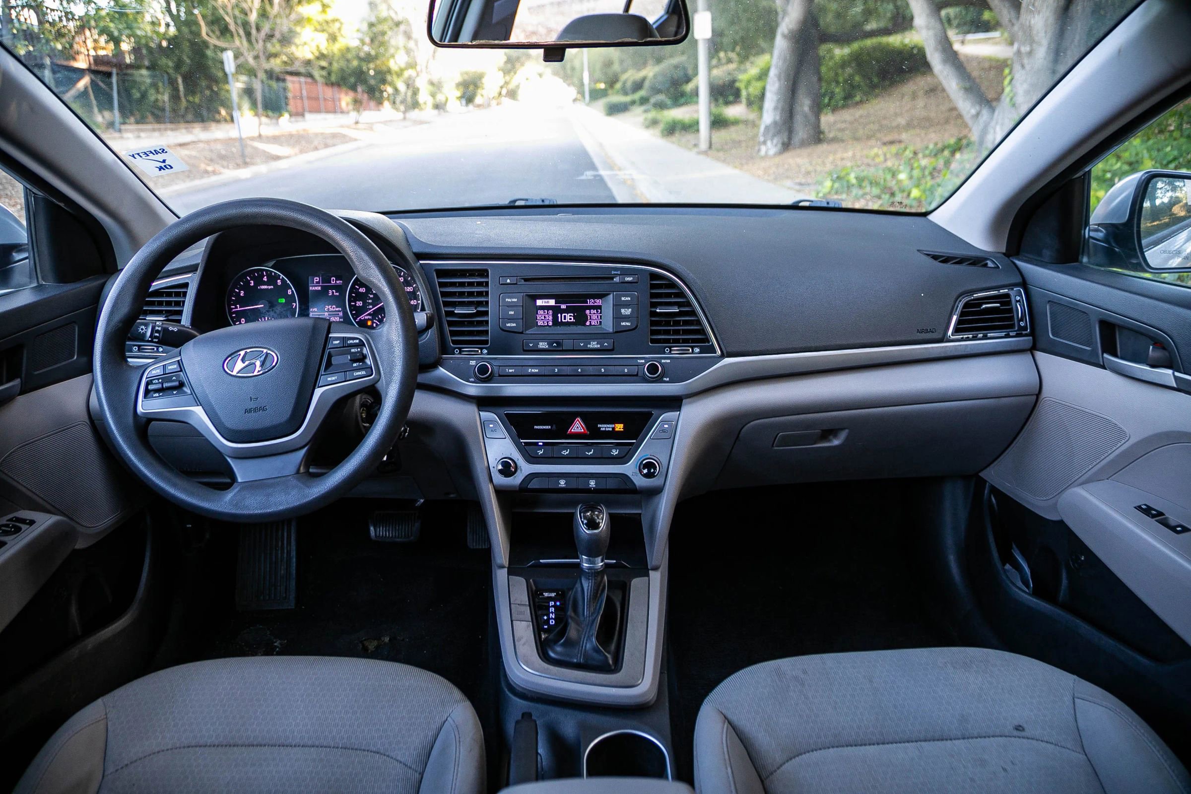 Used 2017 Hyundai Elantra SE image 19