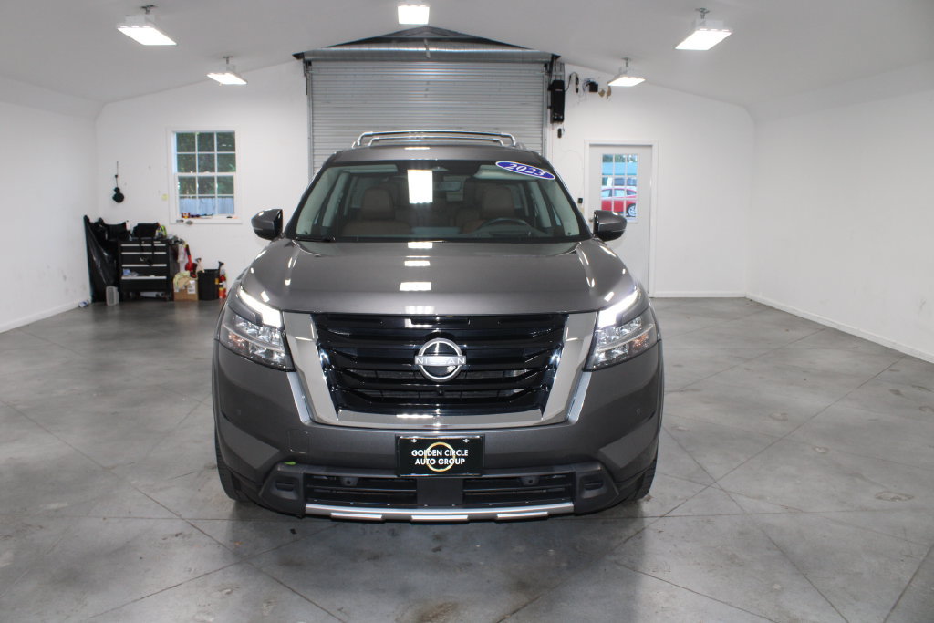 Used 2023 Nissan Pathfinder Platinum AWD/4WD image 4