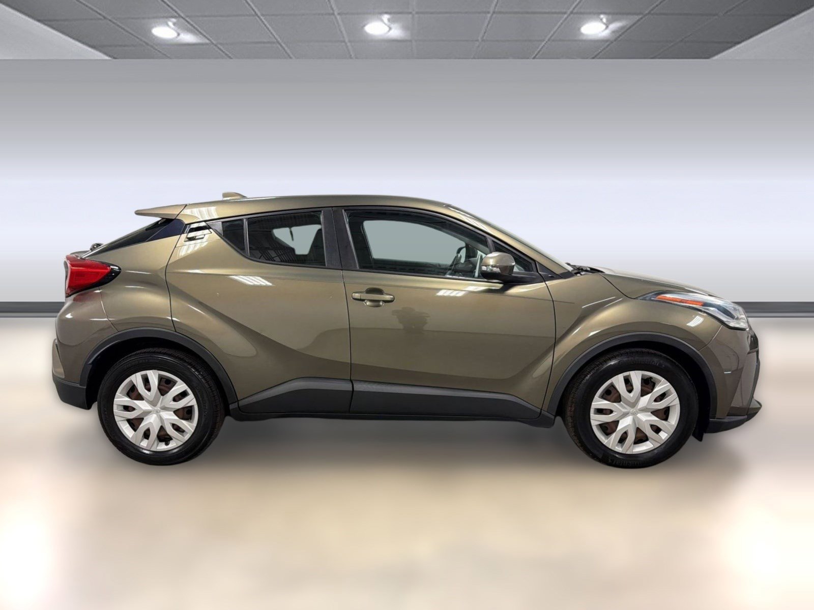 Used 2021 Toyota C-HR LE image 7
