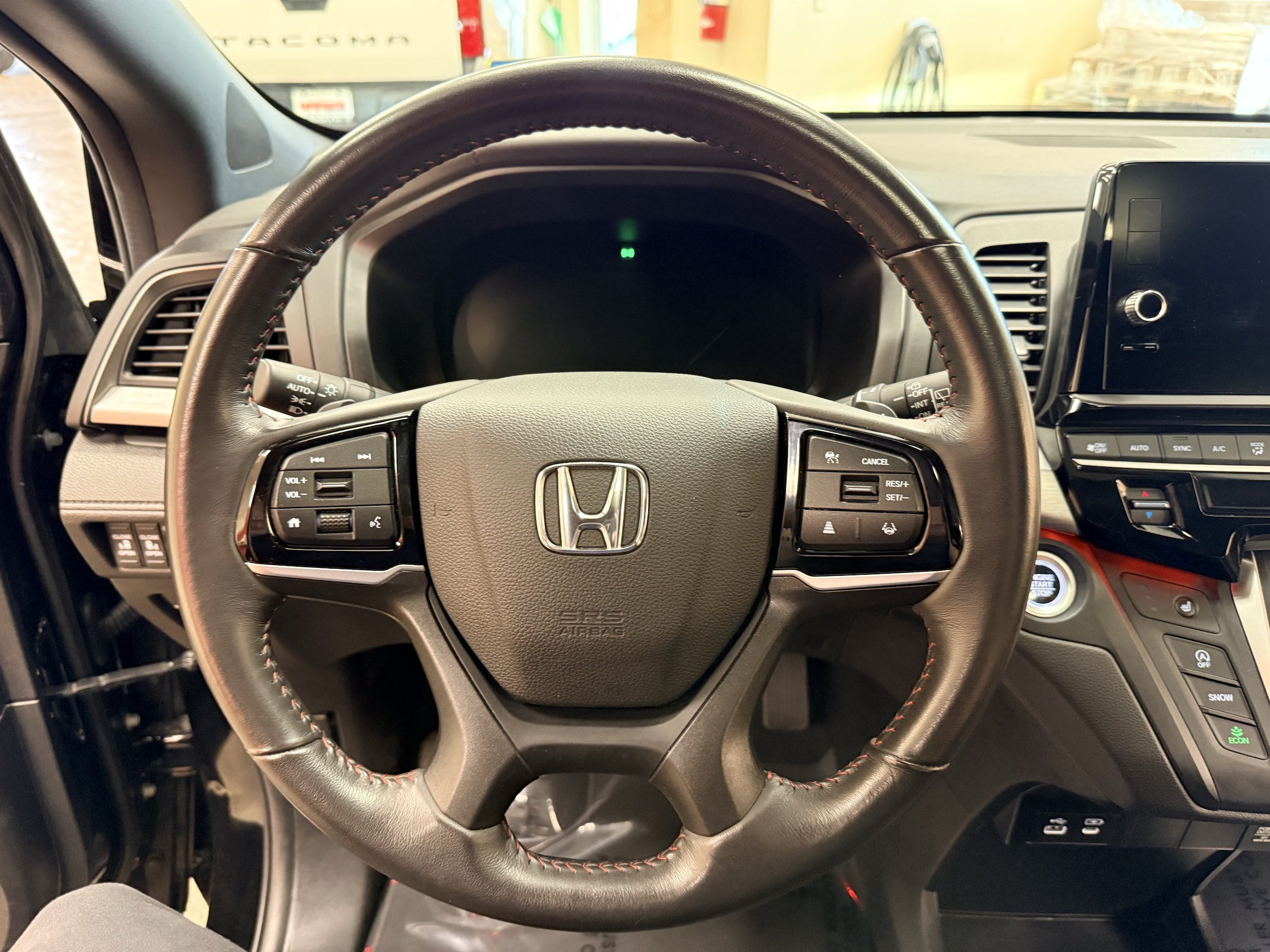 Used 2025 Honda Odyssey Sport-L image 10