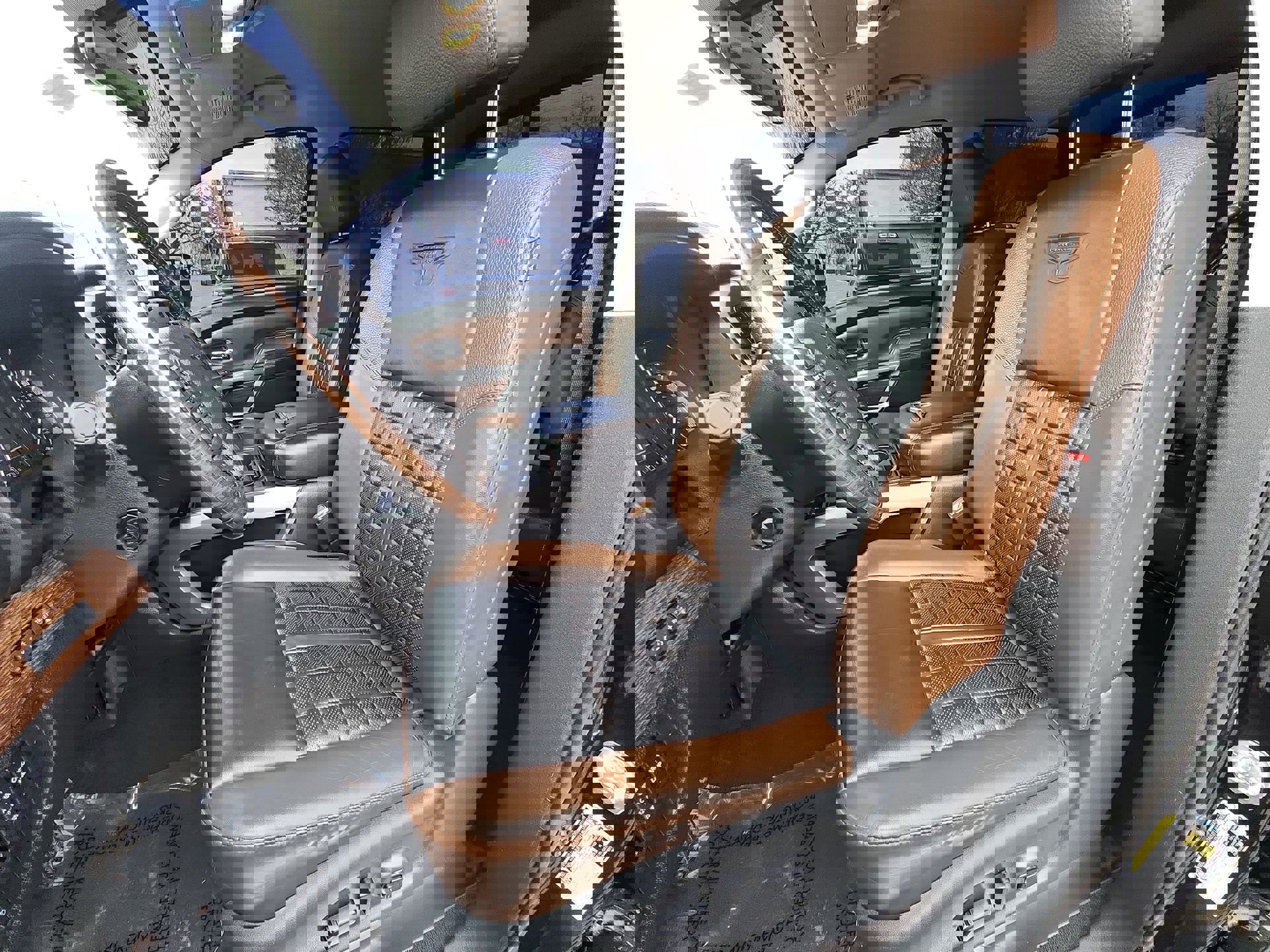 Used 2019 Nissan Titan Platinum Reserve image 13