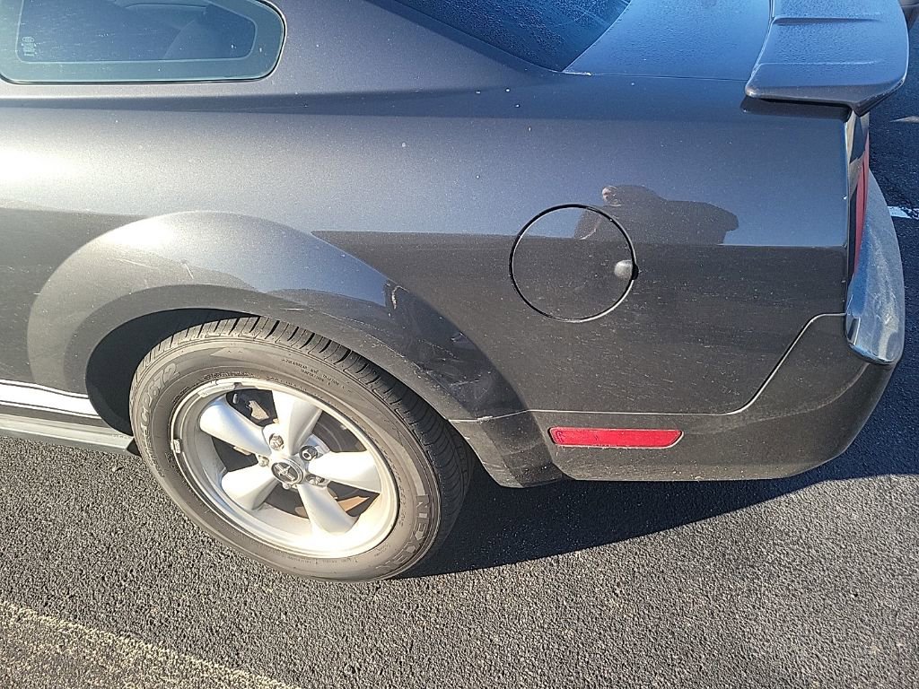 Used 2007 Ford Mustang Premium image 11