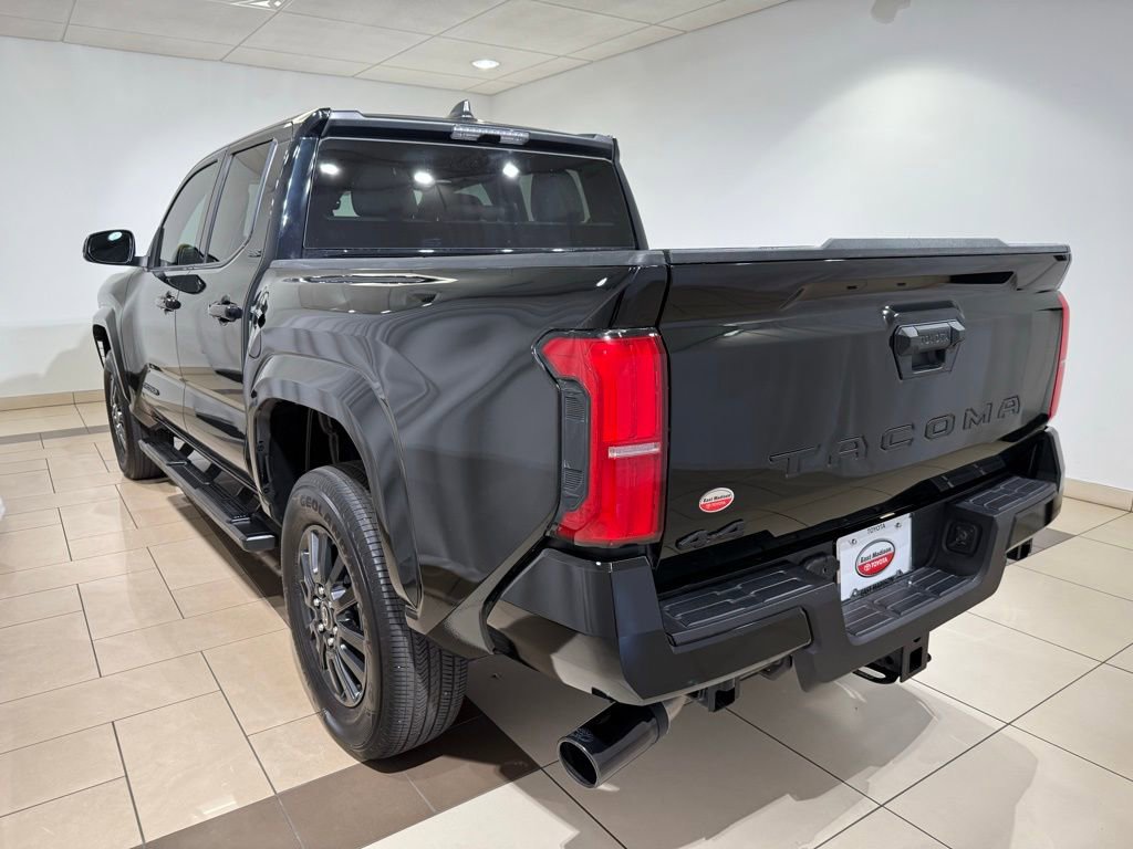 Certified 2025 Toyota Tacoma SR5 AWD/4WD image 3