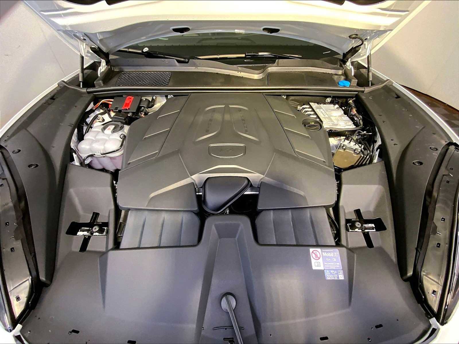 New 2026 Porsche Cayenne image 21