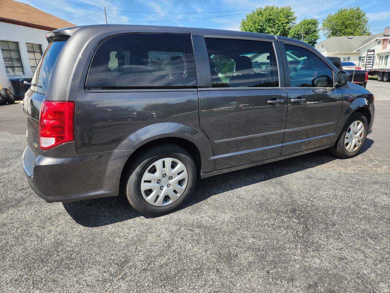 Used 2016 Dodge Grand Caravan SE w/ Quick Order Package 29E SE FWD image 5