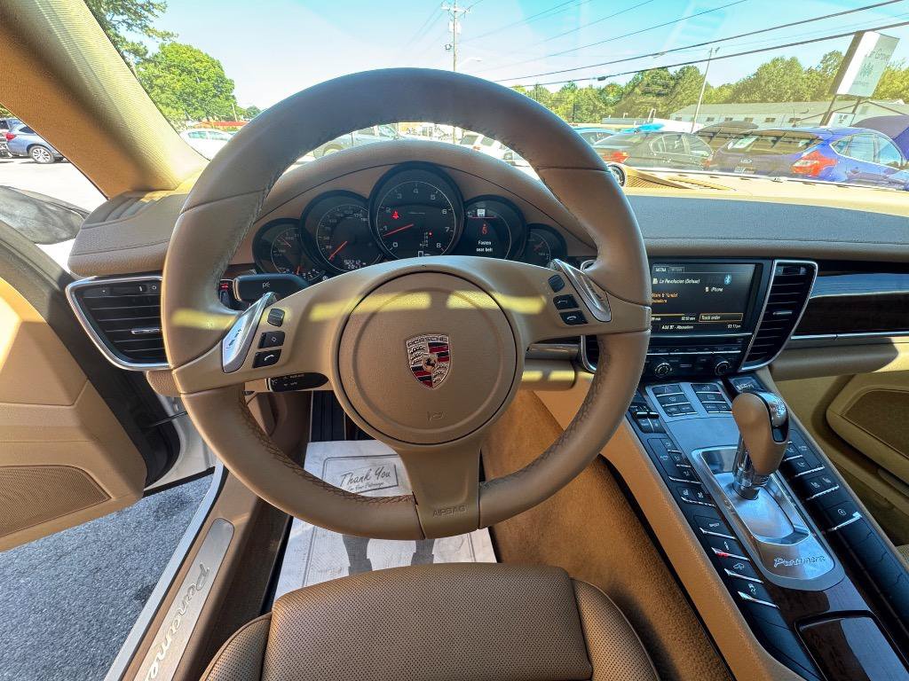 Used 2014 Porsche Panamera 4 AWD/4WD image 17