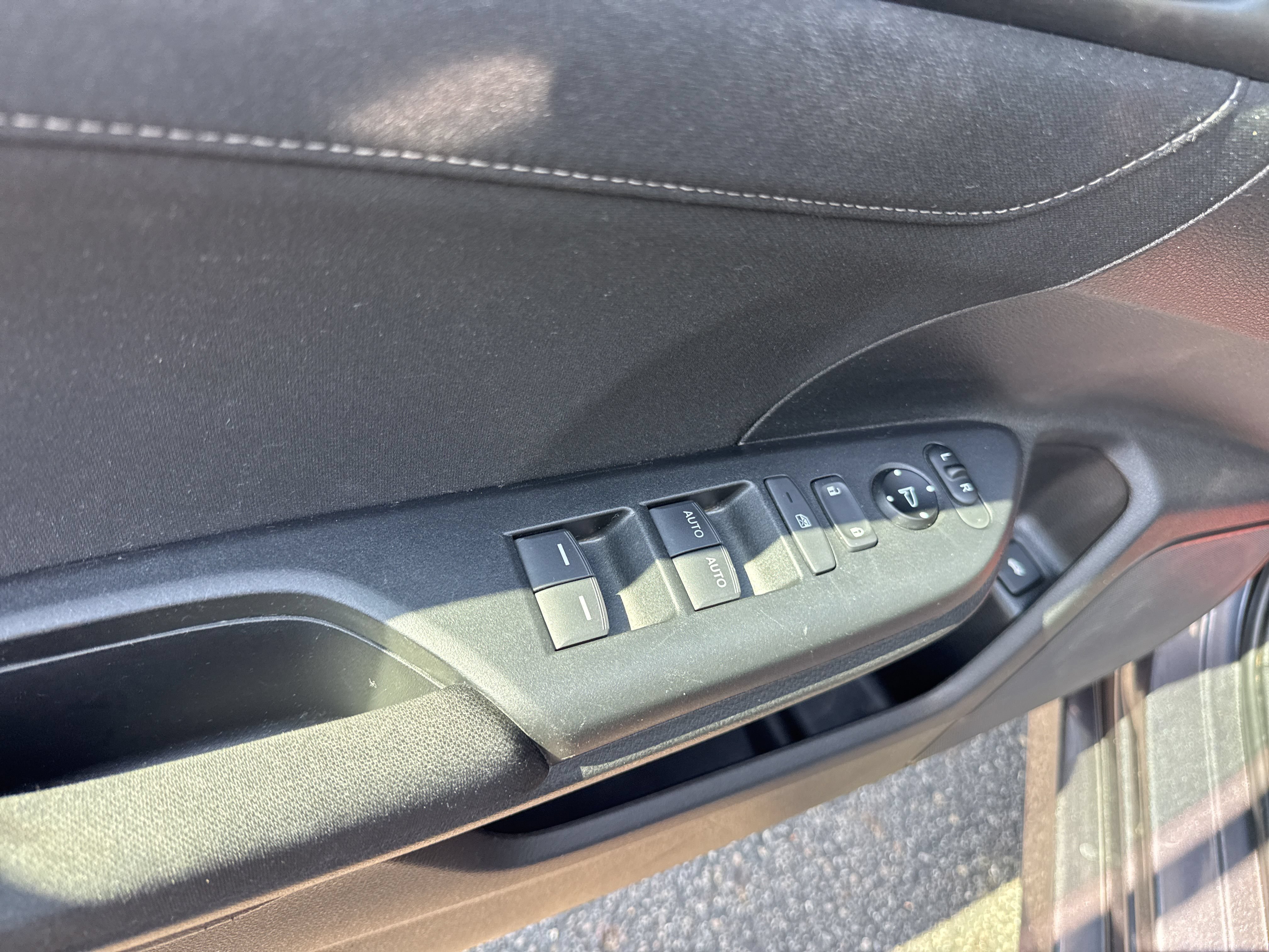 Used 2018 Honda Civic EX image 9