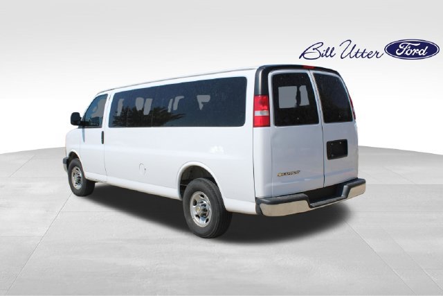 Used 2025 Chevrolet Express 3500 LT w/ LT Preferred Equipment Group RWD image 7