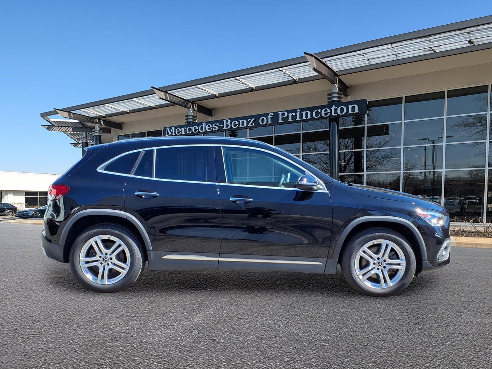 Used 2021 Mercedes-Benz GLA 250 4MATIC image 2