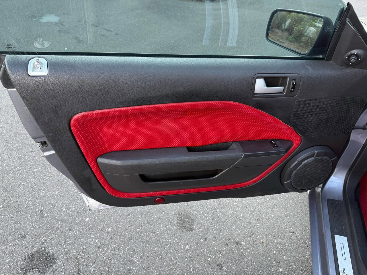 Used 2006 Ford Mustang GT Premium RWD image 43