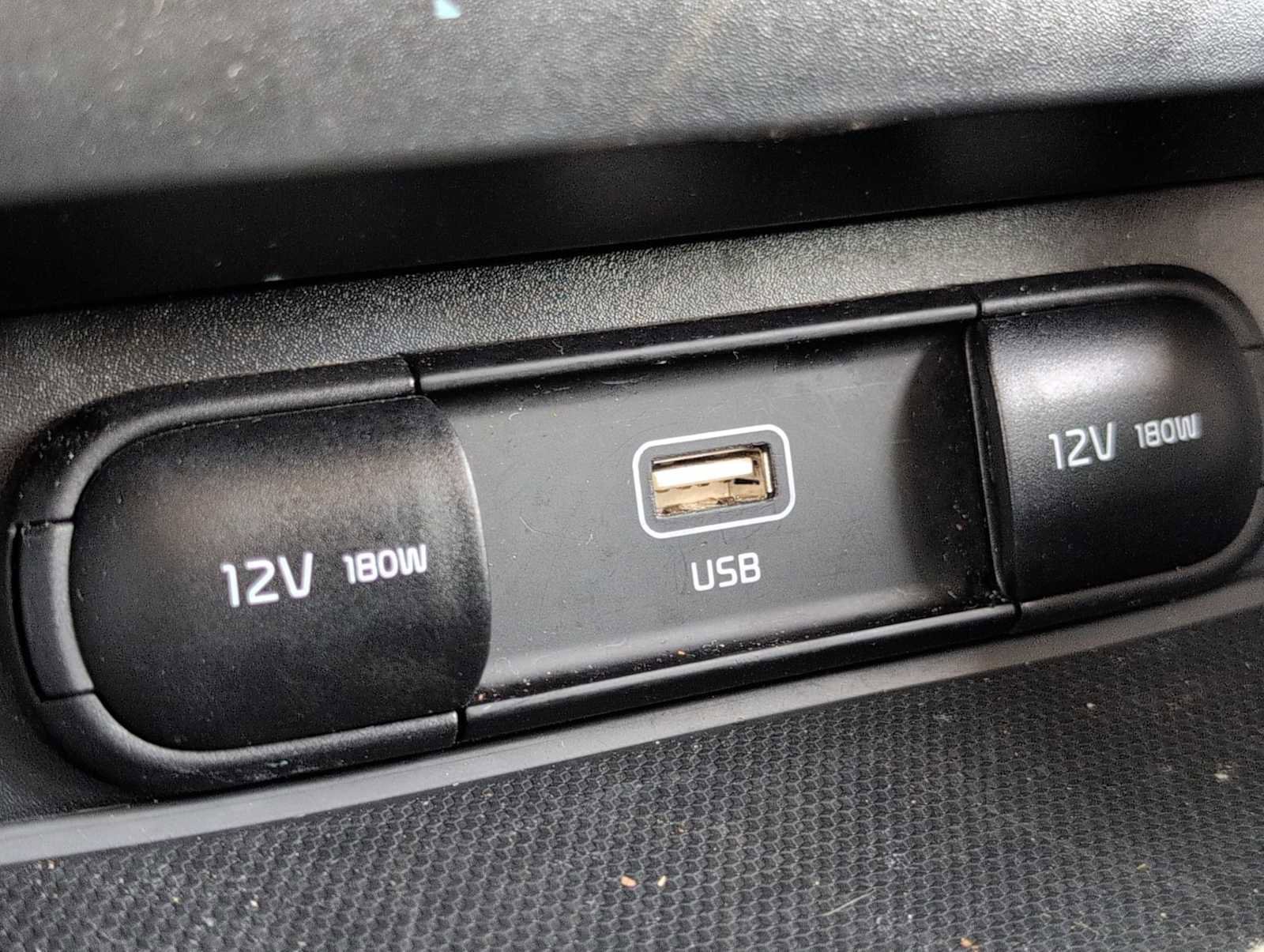 Used 2025 Kia Soul LX w/ LX Technology Package FWD image 28