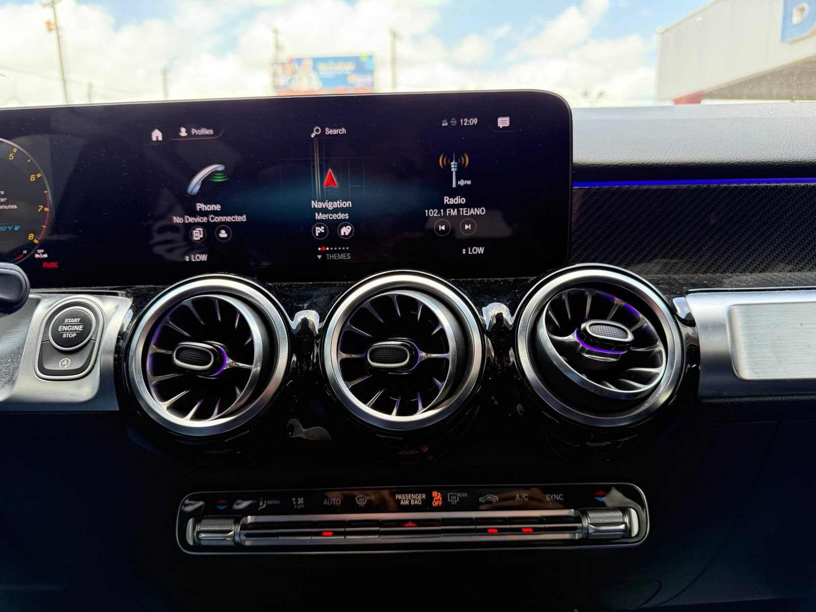 Used 2023 Mercedes-Benz GLB 35 AMG 4MATIC image 8