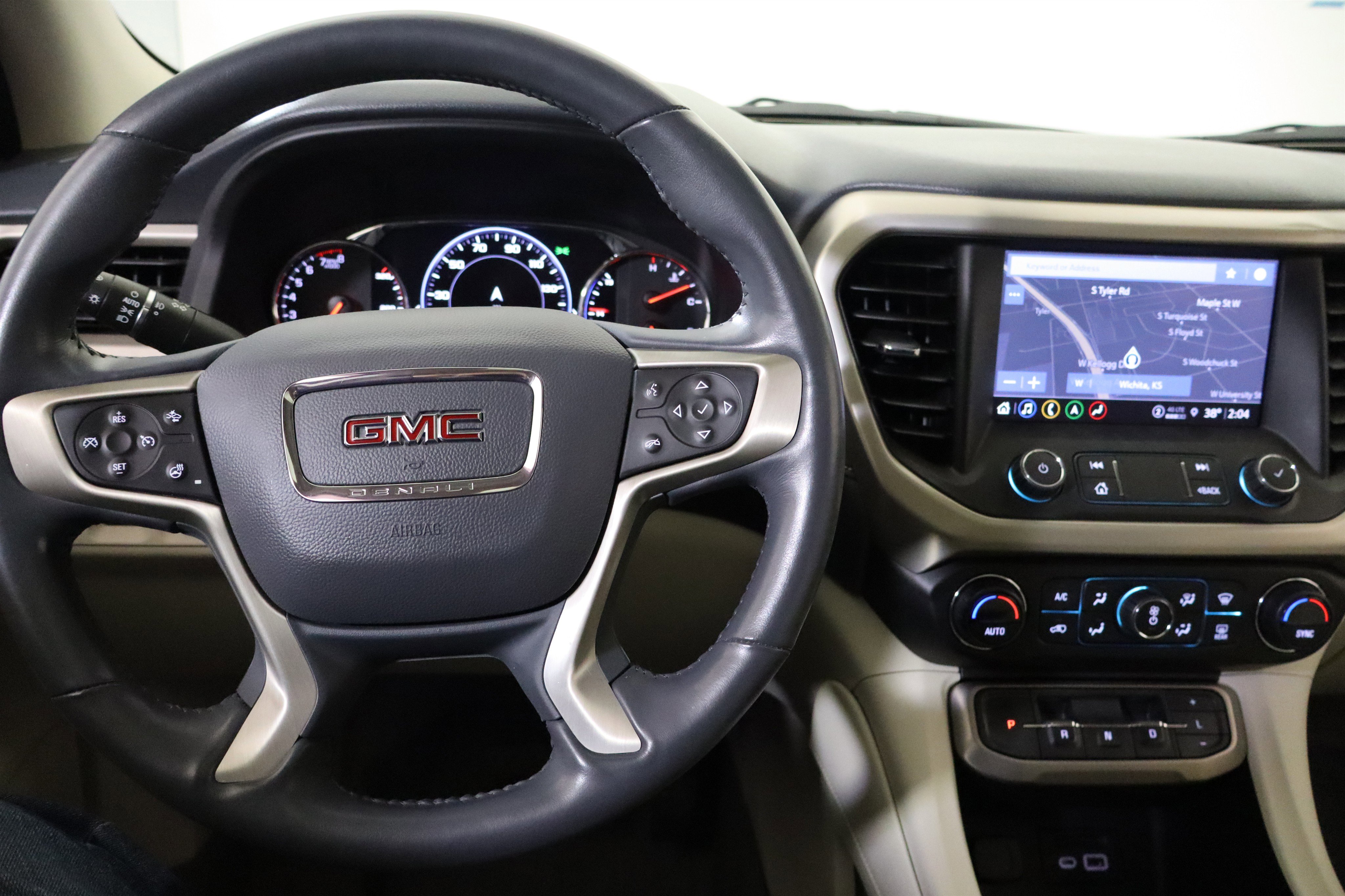 Used 2022 GMC Acadia Denali w/ Denali Ultimate Package image 23