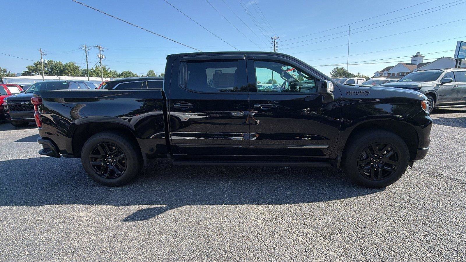 Used 2024 Chevrolet Silverado 1500 High Country w/ Midnight Edition AWD/4WD image 8