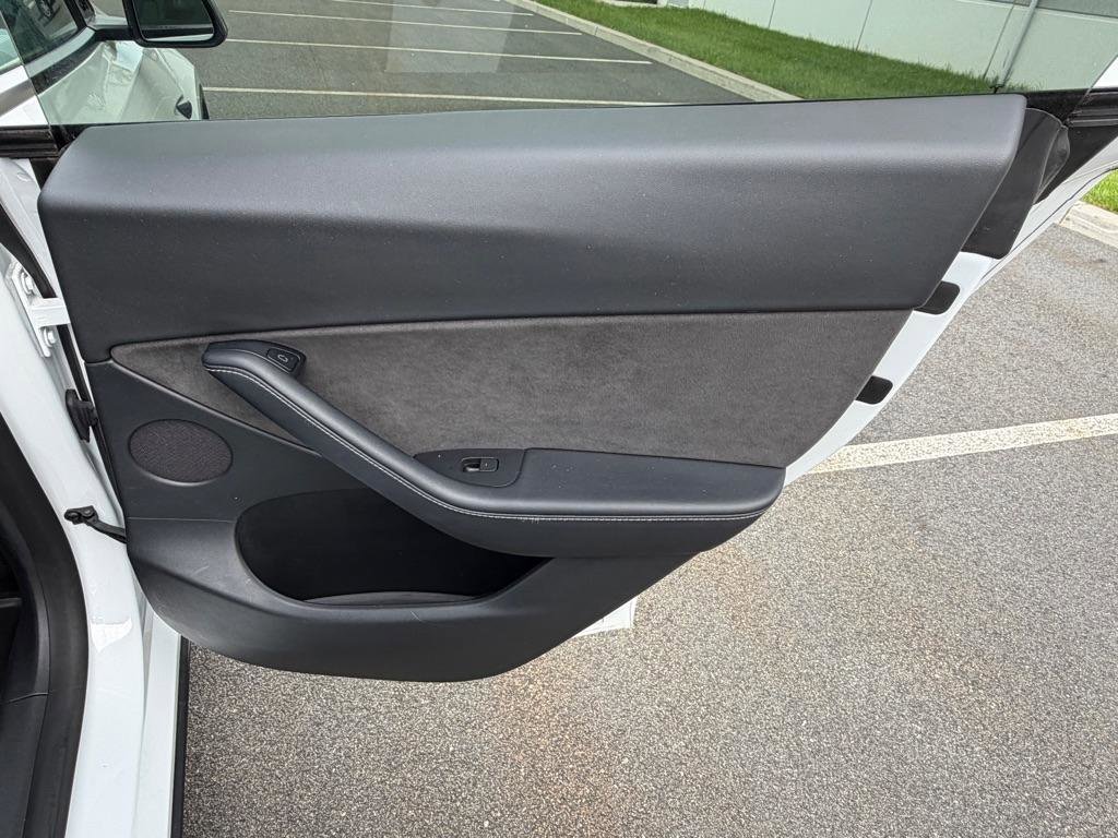 Used 2022 Tesla Model Y Performance AWD/4WD image 19
