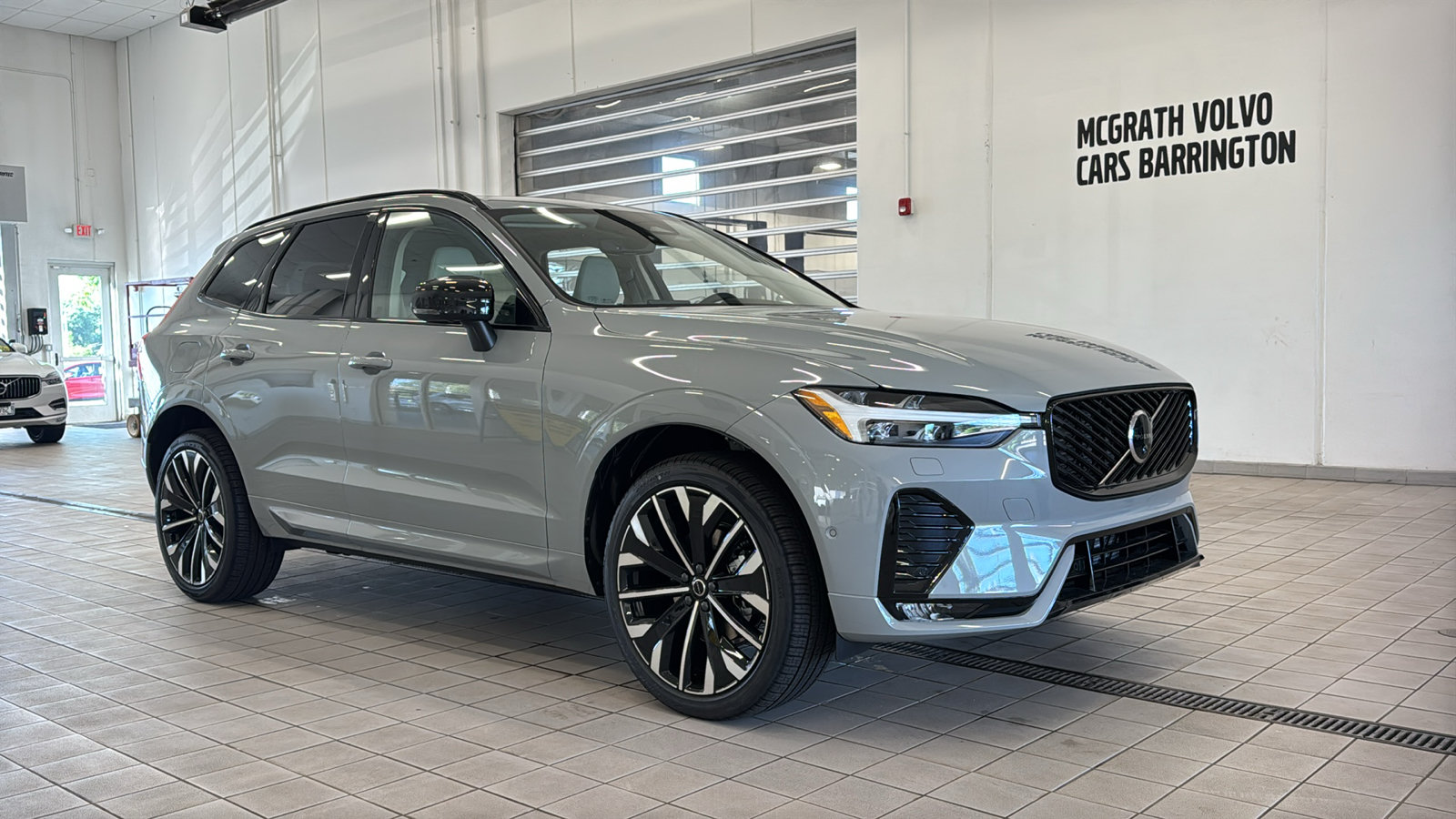 New 2026 Volvo XC60 B5 Ultra w/ Protection Package Premier AWD/4WD image 3