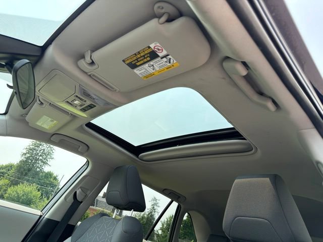 Used 2022 Toyota RAV4 XLE w/ Convenience Package AWD/4WD image 14