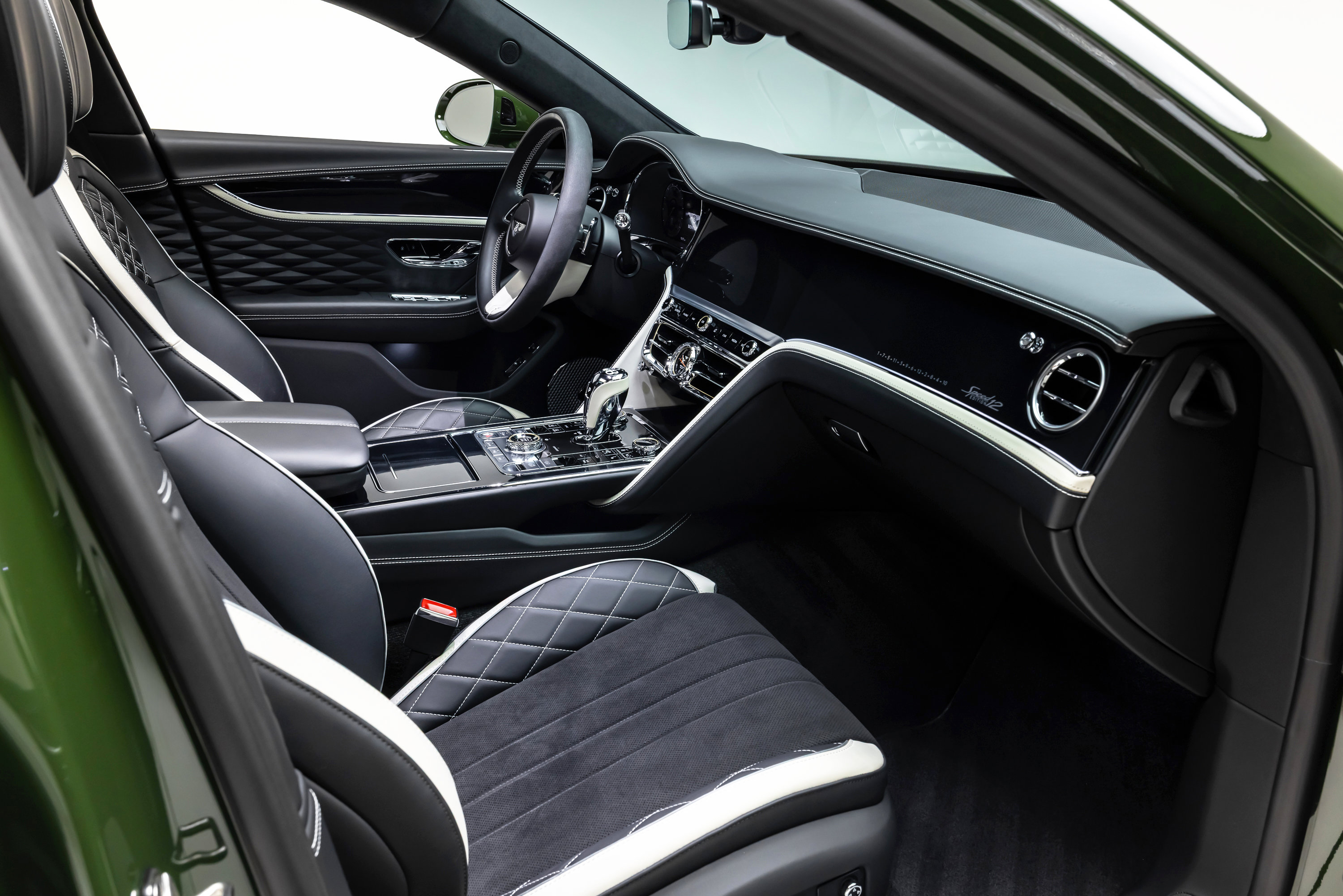 Used 2024 Bentley Flying Spur W12 AWD/4WD image 44