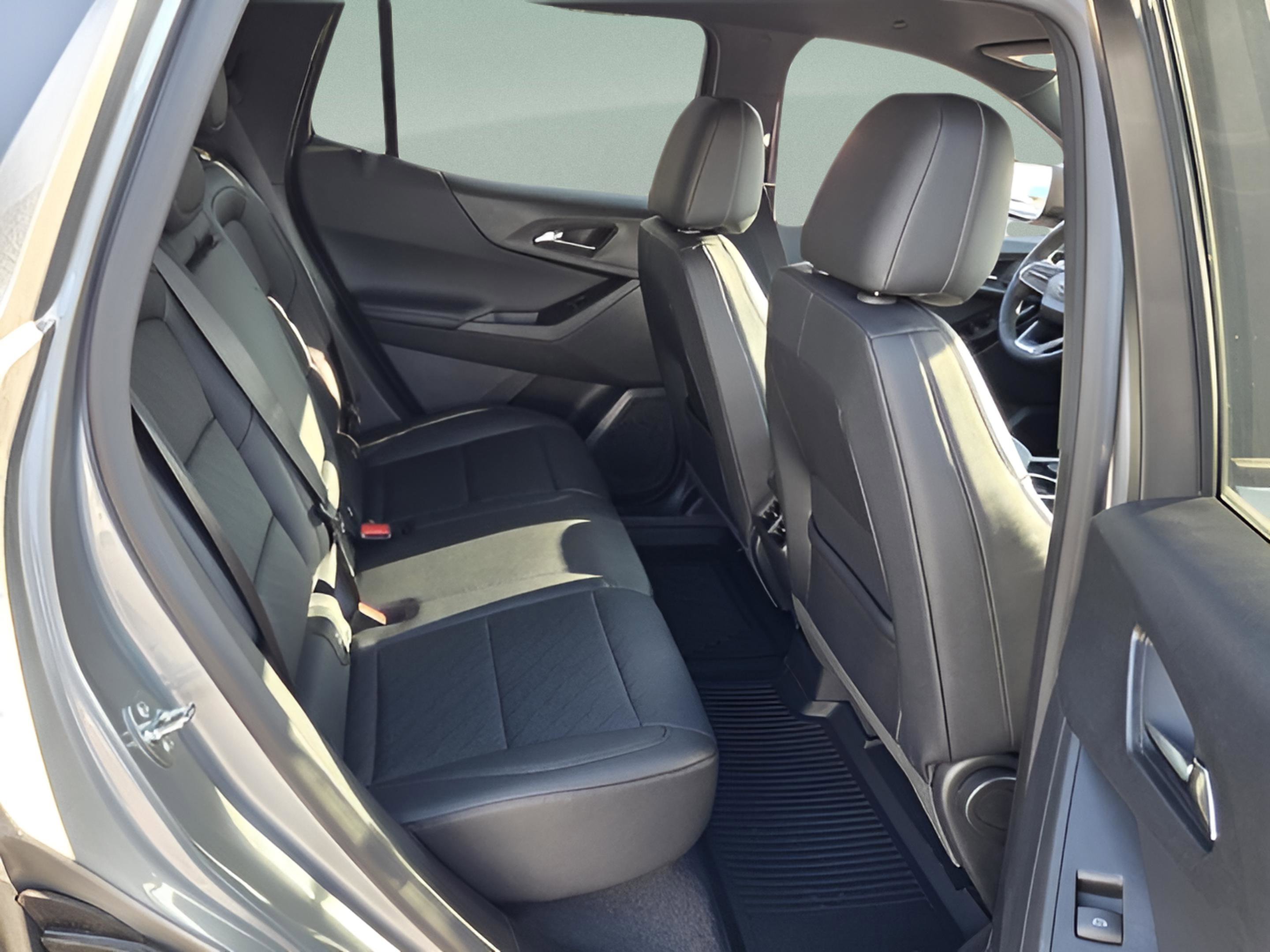 New 2026 Chevrolet Equinox LT w/ Convenience Package II FWD image 28