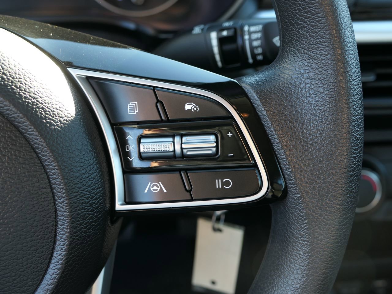 Used 2023 Kia Forte LXS image 15