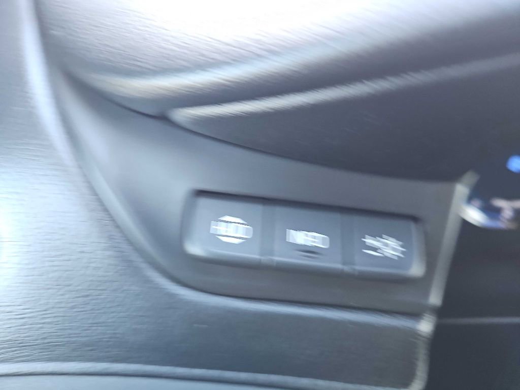 Used 2017 Cadillac Escalade ESV Luxury image 35