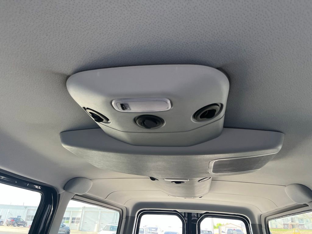 Used 2016 Mercedes-Benz Sprinter 2500 image 7
