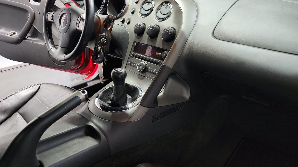 Used 2008 Pontiac Solstice GXP w/ Premium Package RWD image 34