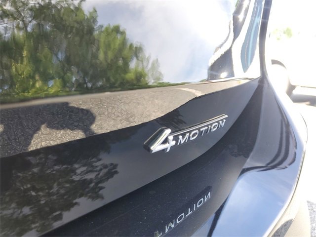 New 2025 Volkswagen Tiguan SE image 8